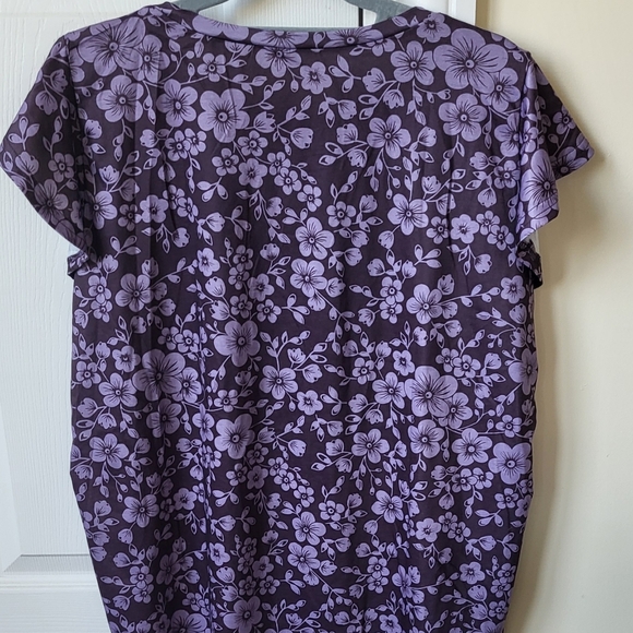 Women's Floral Flutter-Sleeve Top - Picture 2 of 2